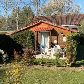 Chalet de campagne en Dordogne avec piscine