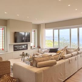Beachfront Luxury Villa, hotel u gradu O Grove