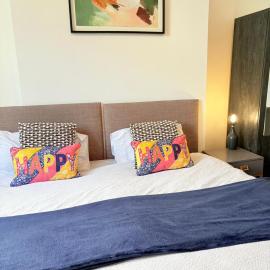 Stylish Studio flat 7, Weekly,Monthly stay deals,Parking,Contractors,NHS,Families,Relocators,nr Sandwell hospital, hotel in West Bromwich