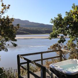 Snowdonia Shepherds Hut, Hot Tub & Sauna, viešbutis mieste Barmutas