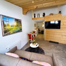 Lilo's one-room apartment