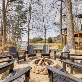Dock, Deck + Views: Cherokee Lake Retreat!, hotel a Bean Station