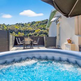 ACACIAS - Agréable maison mitoyenne - Jacuzzi - Parking privé, готель у Мантоні