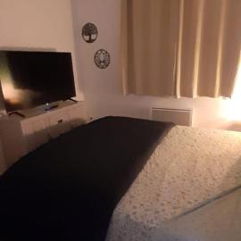 Chambre privée villa montelimar, hotel v destinácii Montélimar