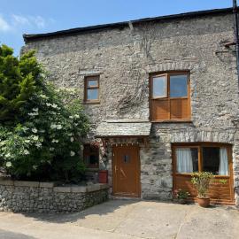 The Hayloft at Boarbank Farm, hotel u gradu Holker