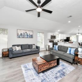 Cozy 3-bedroom bungalow in Richmond, TX, hotell i Richmond