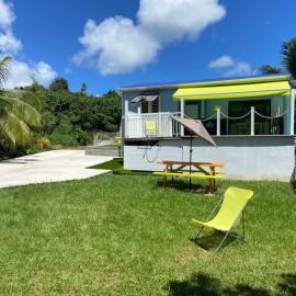 Exceptional bungalow with private pool, hotel in Rivière-Pilote