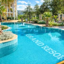 Harmony Suites Grand Resort 15-102 Private Apartment