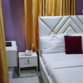 FourJ Hotel and Suites, hotel 
