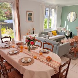 Maison familiale au Vésinet, calme et proche Paris, hotel v destinácii Le Vésinet