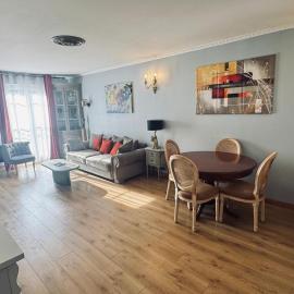 Appartement 4 pièces proche Paris et Disneyland, hotel in Fontenay-sous-Bois