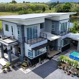 Home Valot Bed and Breakfast, khách sạn ở Lan Saka