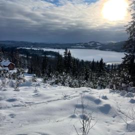 Tiny house on wheels with great views Sjusjøen Minihus med utsikt Sjusjøen, Hotel in Mesnali
