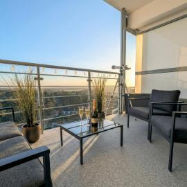 Royal Suite, 50 meters to Beach, 10th Floor, Panoramic View, Parking, Porta Mare Active & Spa, hotel a Dziwnówek