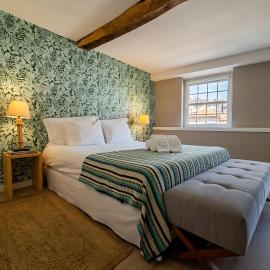 Secret Garden - Entire House with 4 Suites in Bragança Historic Centre