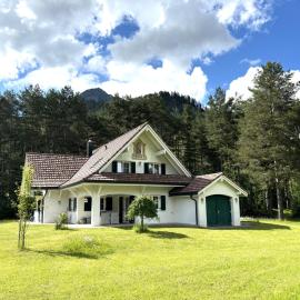 Charmantes Haus im Lechtal, hotel in Stanzach