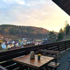 Haus Sommerseit'n Ruhe-Natur-Genuss，Hirschbach的飯店