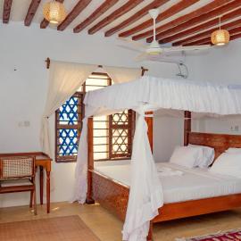 AMOODY MANZIl