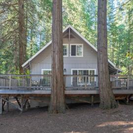 Sweetpea Stay | Cabin Near Lake | Hot Tub | Dogs, hotel in Arnold