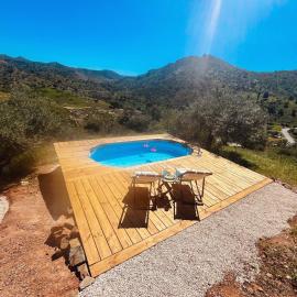 Finca la montaña roja, hotell i Almogía