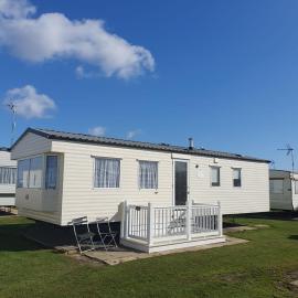 Coastal Comfort And Value Atlas Holiday Home, Just 2-Min Walk to Beach & Entertainment, Spacious & Budget-Friendly Bed Linen & Towels Included, Free Wifi, hotel Jaywick Sandsben