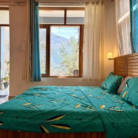 Brekora X RajStays, hotel a McLeod Ganj
