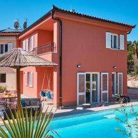 Villa Miholascica 1 on Island Cres by Villas Guide, hotel din Cres