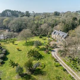 Auberge De Bel Air، فندق في Brélès