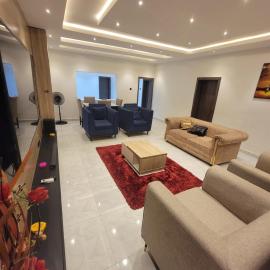 A spacious 3bedroom Flat - By INT, Airport Road, Hotel in Lagos