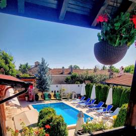 Guest house Zlateya, hotell i Madara