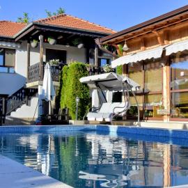 Guest house Zlateya: Madara'da bir otel