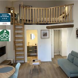 Viesnīca Appart cosy 52m2 Mezzanine Local à vélo à 300m du Canal du Midi Capestang pilsētā Capestang