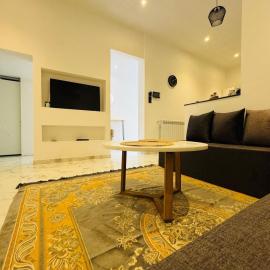 Quiet family apartment in house in Stidia, beach, hotell sihtkohas Stidia