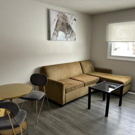 Cozy and Welcoming Home Away in Wainwright Alberta, hotel di Wainwright