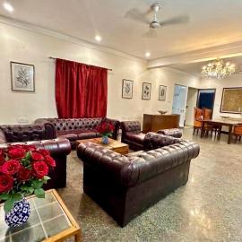 3 BHK independent villa in sec 38 ggn, hotelli kohteessa Gurgaon