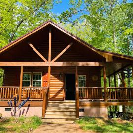 Hedgehog Hill Cabin-Helen Hideaway – hotel w mieście Clarkesville