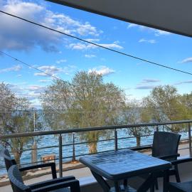 Serene beach house, Hotel in Diakopto