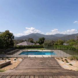 The Alpine House Pool Sauna and Basketball Court, Hotel in Mount Beauty