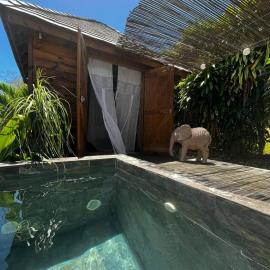 Ti Kaz à Suzy près de la plage - Makiese Resort โรงแรมในBelle-Allée