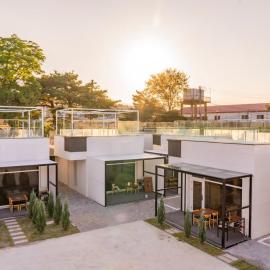 Pool Lounge Pension & Glamping, hotel a Yangyang
