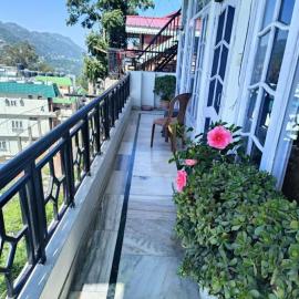 Harmony Homestay Couple & Family friendly prime location Easy access to Mall Rd -City view