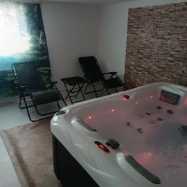 EcoWood Family Lodge, hotel in Ostoros