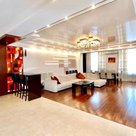 Gorgeous 3BR Apartment 210 SQM 2 Bathrooms City Center