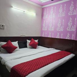 Hotel Deurali Deluxe --02 Minutes Walk Nizamuddin Railway Station