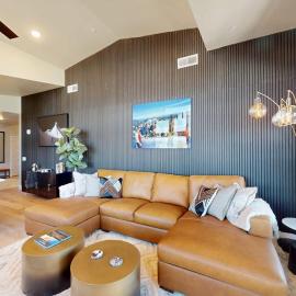 Modern condo with fireplace and private balcony - lake view – hotel w mieście Heber City