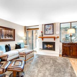 Golf Course Front Condo with Shared Outdoor Pool Hot Tub & High-Speed WiFi