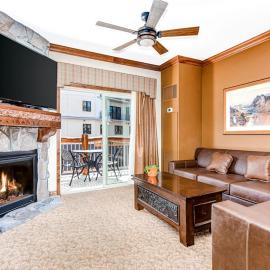 ski-in - ski-out Condo with Shared Hot Tubs and Pools & High-Speed WiFi