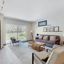 Fully Renovated Condowith Patio Wood Fireplace & Hot Tub