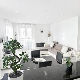 2 Mins from Train Station - Free Parking - Paris & DisneyLand - Lognes, hotel sa Lognes