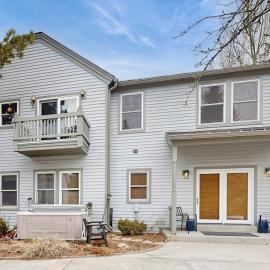 Mountain view home with hot tub fireplace & perfect walk-to-lift location